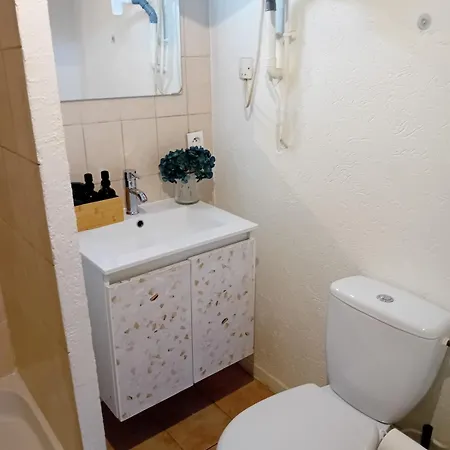 Apartment Heart Of Airport 15 Min By Bus,