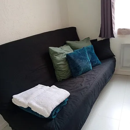 Apartment Heart Of Airport 15 Min By Bus, Beauvais