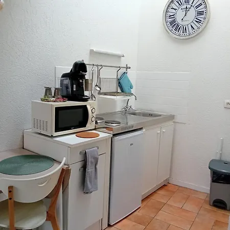 Apartment Heart Of Airport 15 Min By Bus, Beauvais