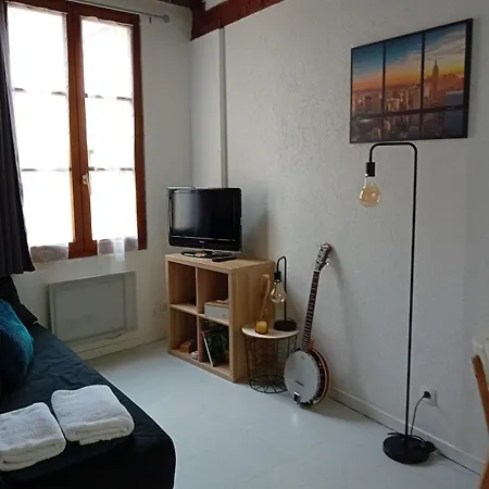 Heart Of Airport 15 Min By Bus, Apartment Beauvais